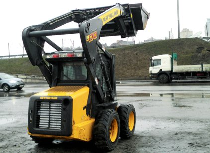 Услуги мини
погрузчика NEW HOLLAND 470 Аренда NEW HOLLAND 470